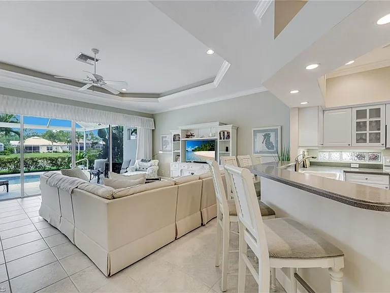 14734 Glen Eden Dr — Photo 8