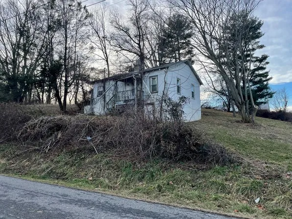 301 S Greever St, Rural Retreat, VA 24368