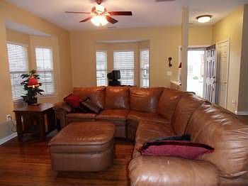 Spacious, sunny living room