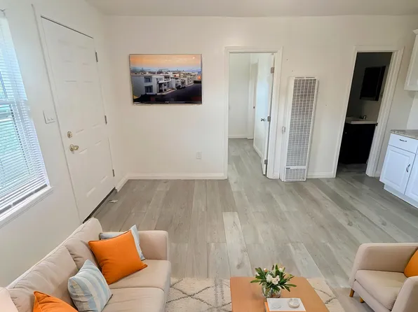 402 Orange Ave, Long Beach, CA