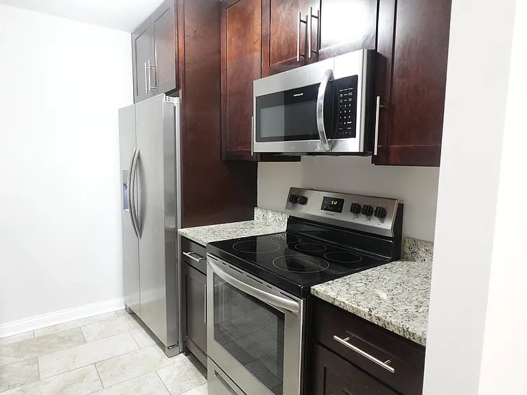 566 Somerset Ln #2 — Photo 13