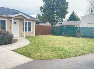 950 N 5th St #B, Jacksonville, OR 97530