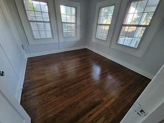 3rd image of 2526 S Sacramento Ave