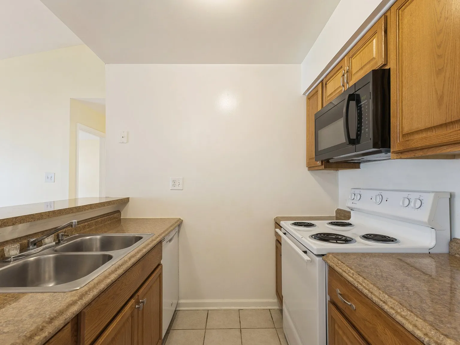 1 bed, 592 sqft, $1,750 — Photo 4