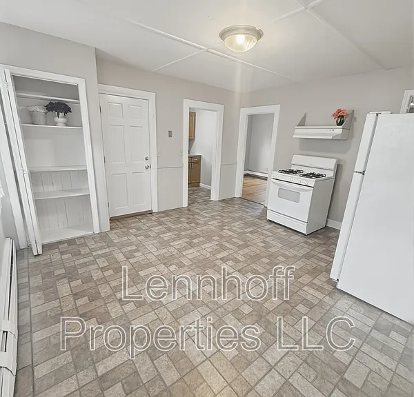 130 S Elm St #2 — Photo 6