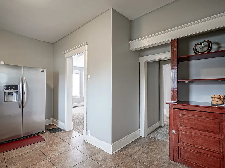 17 N Randolph St — Photo 16