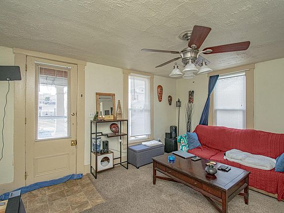 3rd image of 815 E Maple Avenue