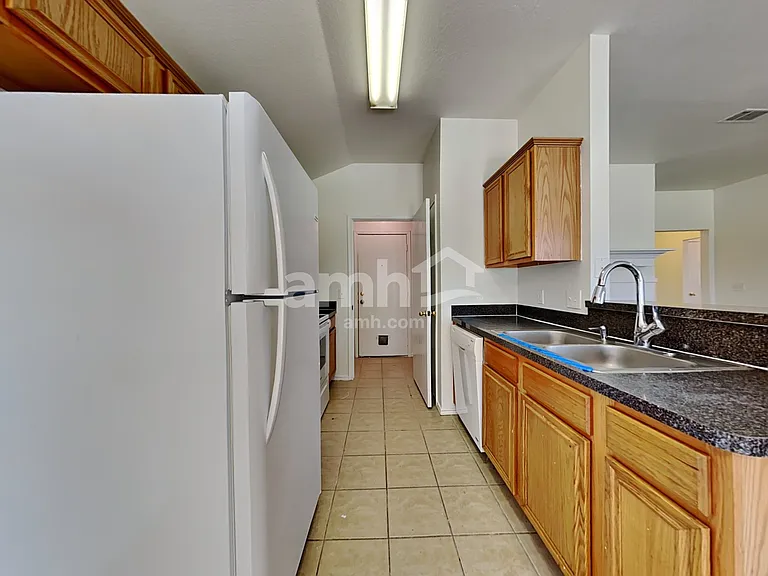 223 Lake Texoma Dr — Photo 3