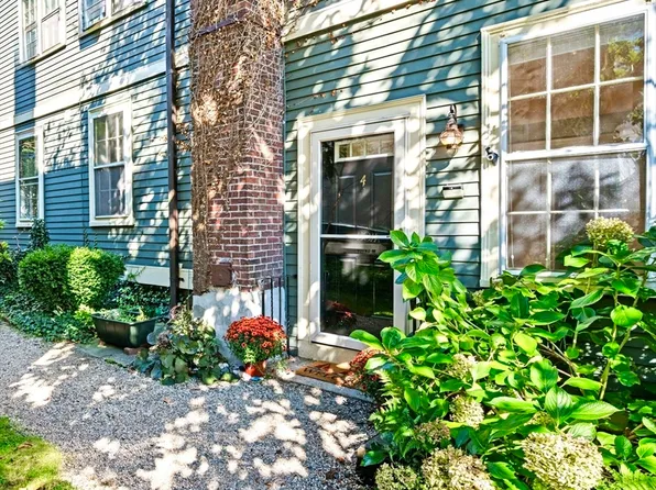 26 Summer St APT 4, Marblehead, MA 01945