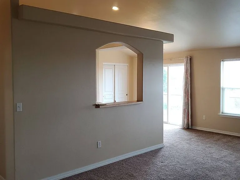 601 N Mississippi Dr — Photo 3
