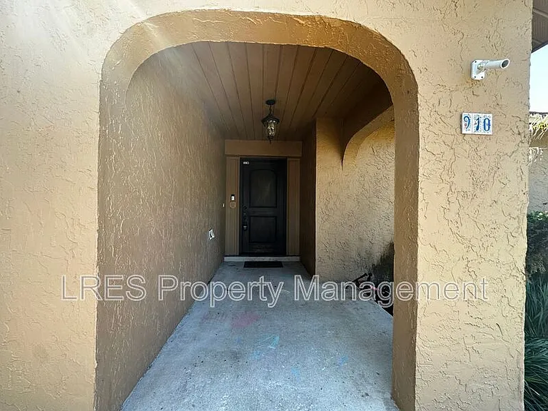 910 Sycamore Ln — Photo 34