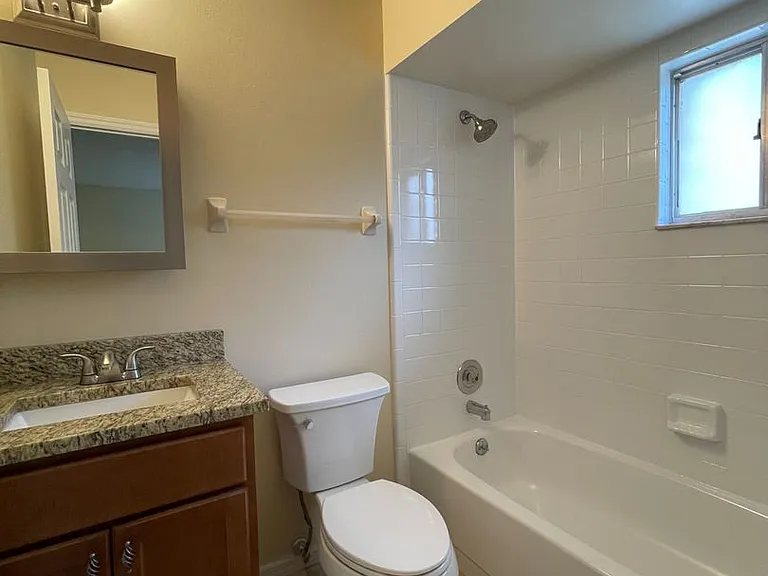2612 Adela Ave — Photo 9