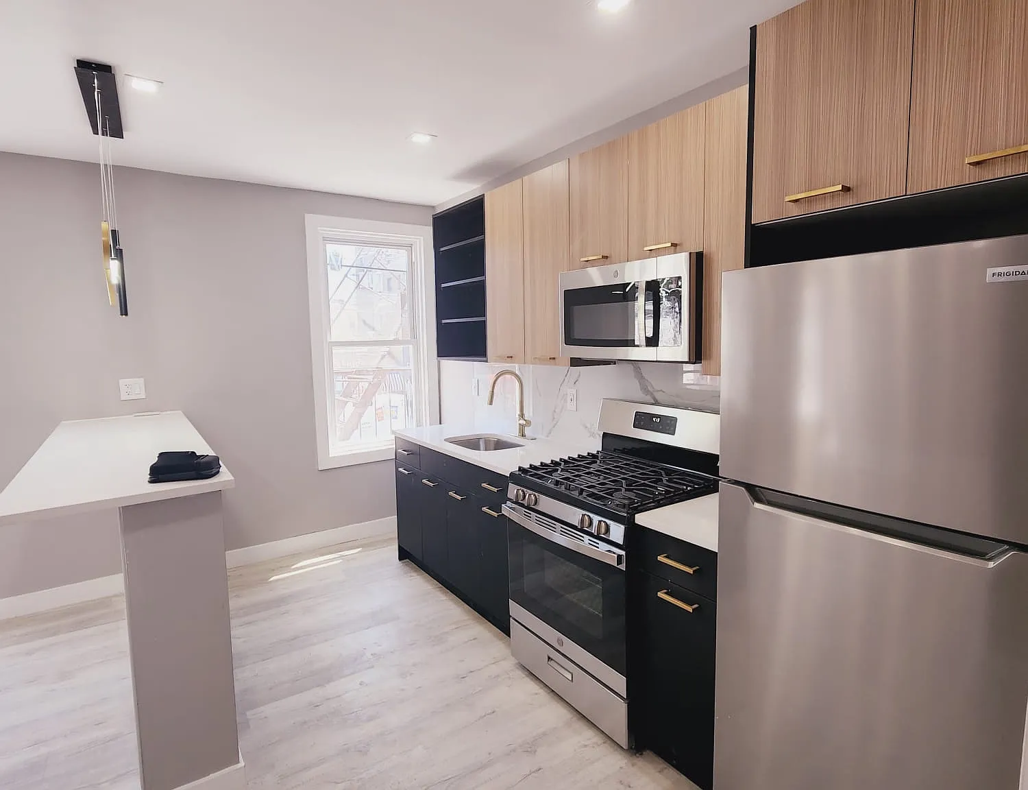 3 bed, $2,800 — Photo 1