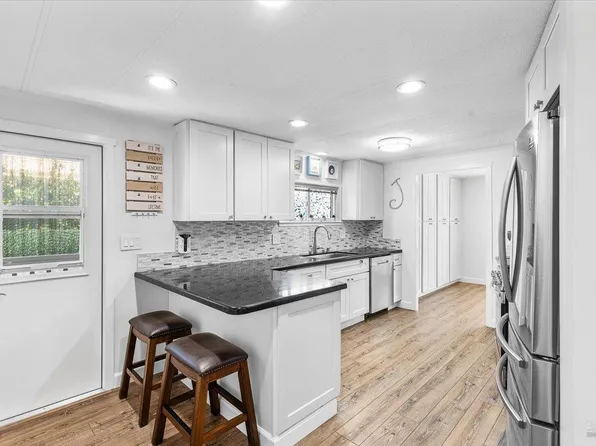 318 Rustic Lane, Rohnert Park, CA 94928