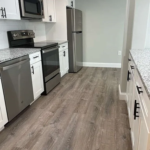 33 Jackson Ave #1R — Photo 3