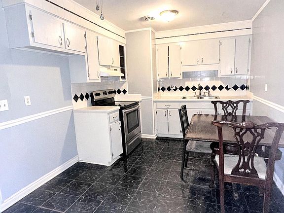 5th image of 1809 Formosa Drive