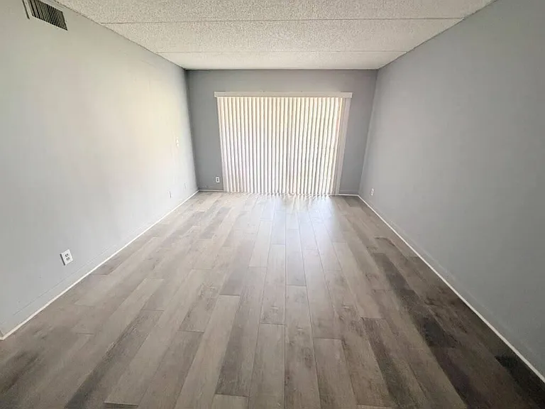 1501 Crescent Cir #C19 — Photo 2