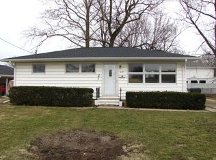 804 E Ficklin St, Tuscola, IL 61953