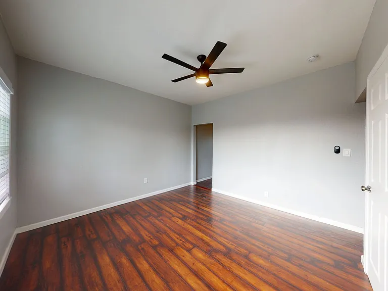 5452 Bancroft Ave — Photo 19