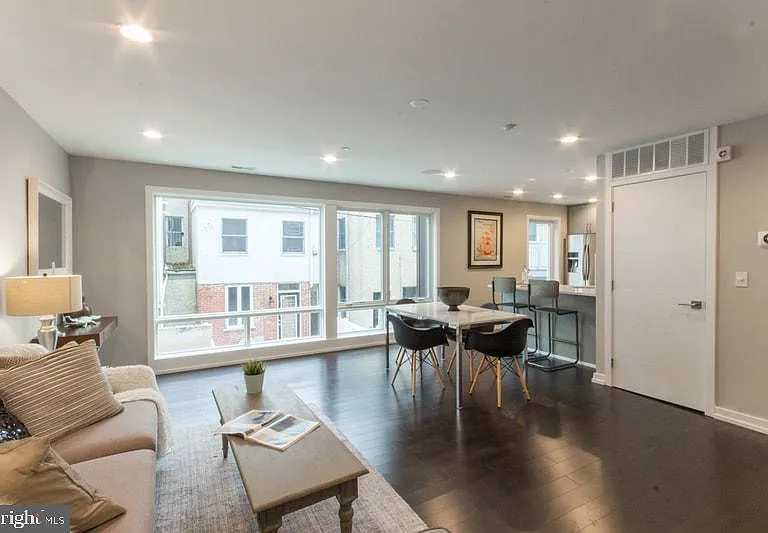 716 S Sartain St #2 — Photo 38