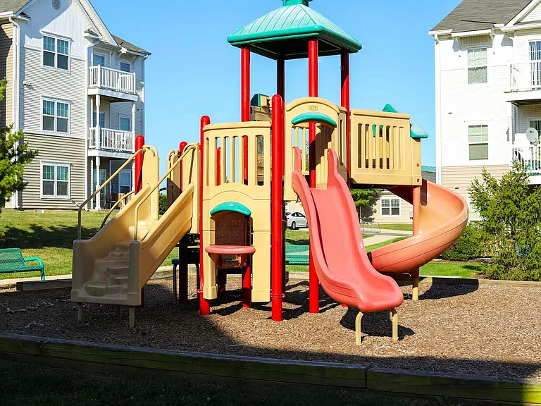 Woodbridge Commons — Photo 11