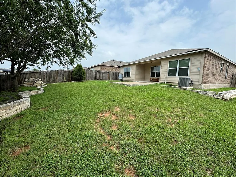 19400 Tayshas St — Photo 13