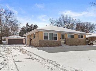 8201 W Daphne St, Milwaukee, WI 53223