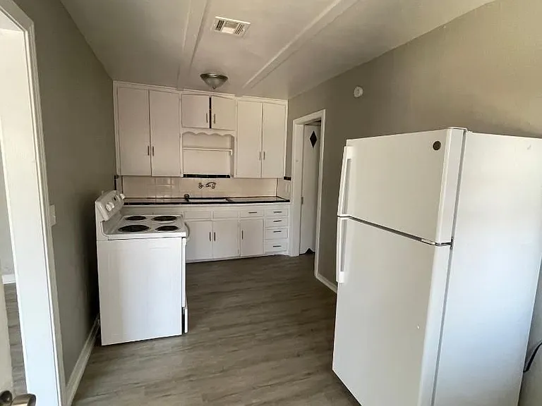 1008 E Arkansas St — Photo 4