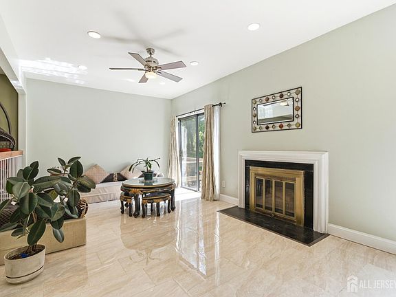 5th image of 103 Timber Oaks Rd