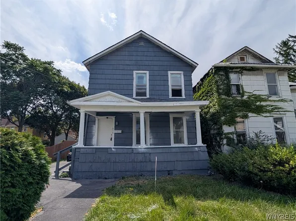 616 7th St, Niagara Falls, NY 14301