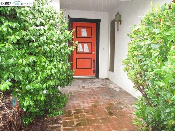 2nd image of 2928 Lucena Way