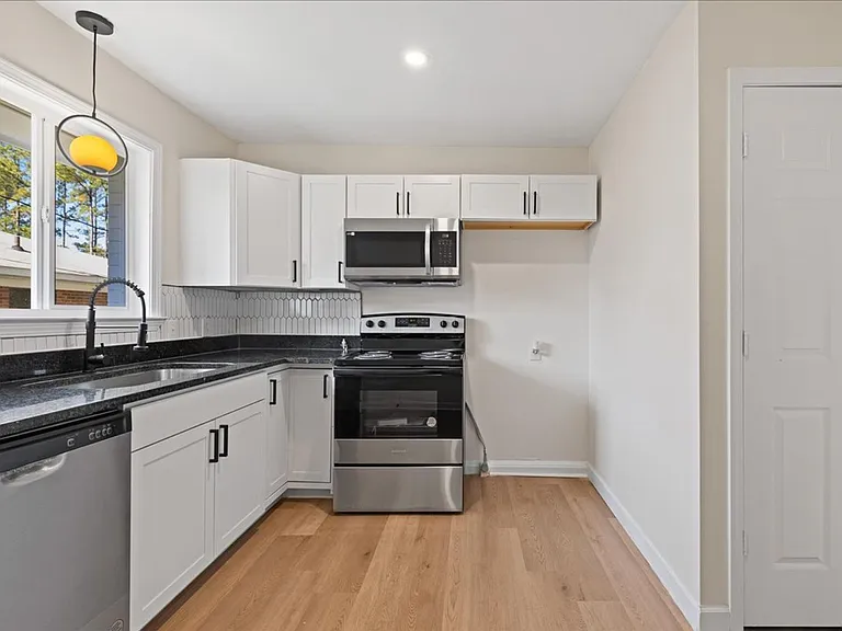 1801 Morehead Ave — Photo 8