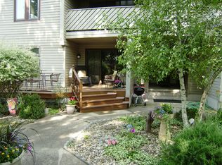 1028 Prairie Meadow Ct, Waterloo, IA 50701