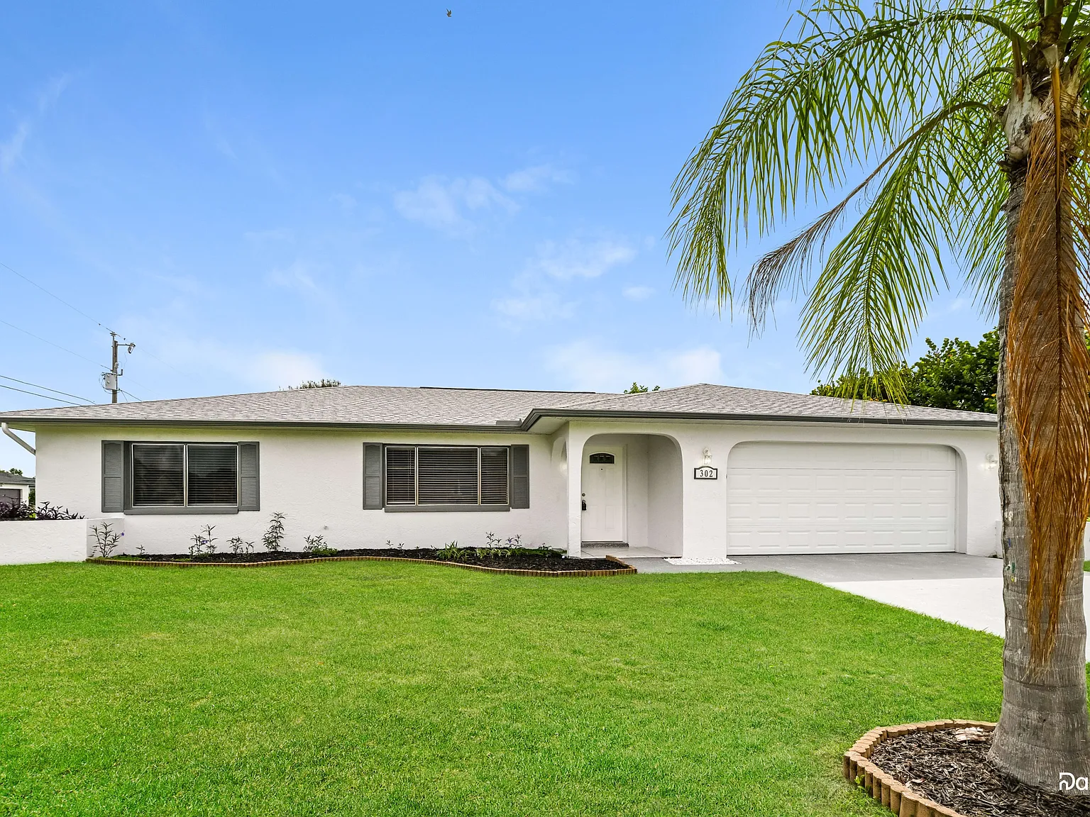 3 bed, 2.0 bath, 1404 sqft, $1,640 — Photo 1