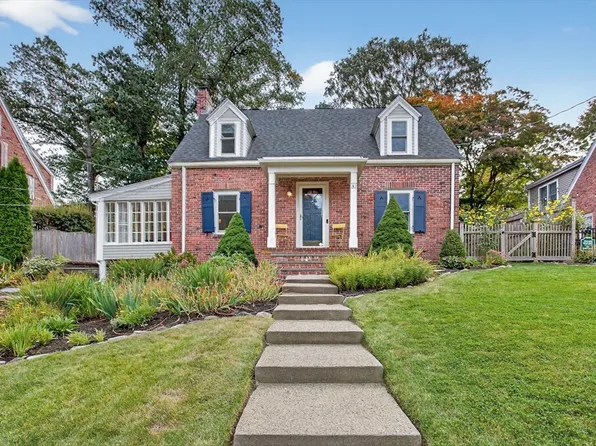 31 Laurel Dr, Needham, MA 02492