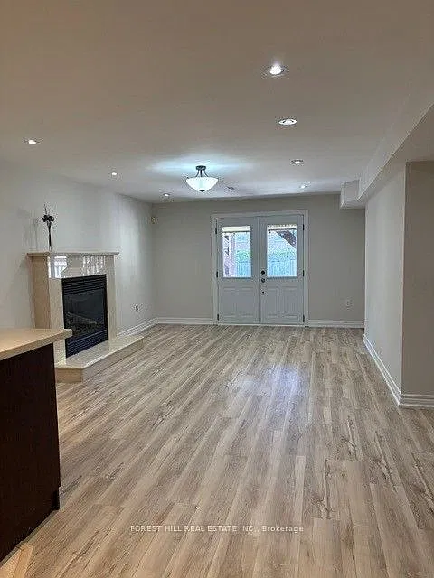 3 bed, $2,100 — Photo 2