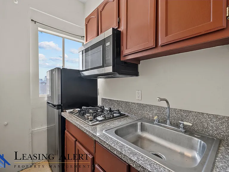104 S Cummings St #104 — Photo 10