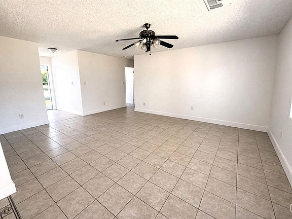 4th image of 7601 Letty Ave