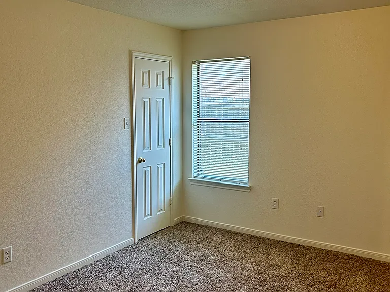 313 Cedar Ridge Dr #B — Photo 11