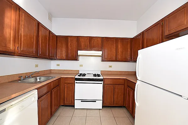 Rented by Keller Williams NYC | media 17