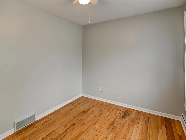 10 Bradford Ln — Photo 31