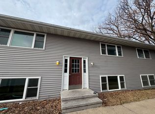 157 13th Ave SW #1, Cedar Rapids, IA 52404