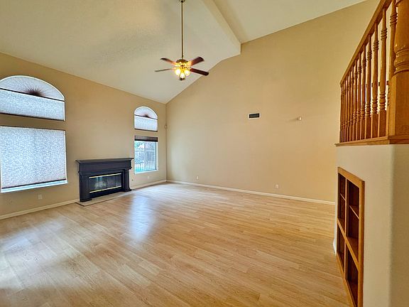 5th image of 1867 E Lester Ave