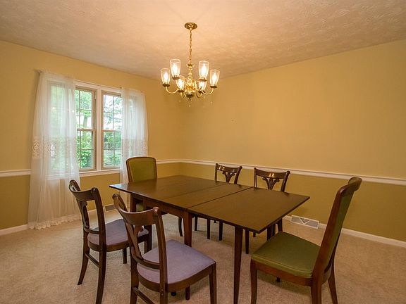 5th image of 2021 Summerhayes Ct