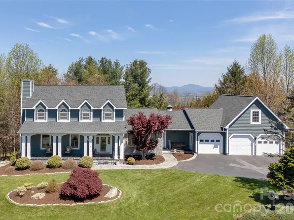 102 Brookhollow Dr, Flat Rock, NC 28731