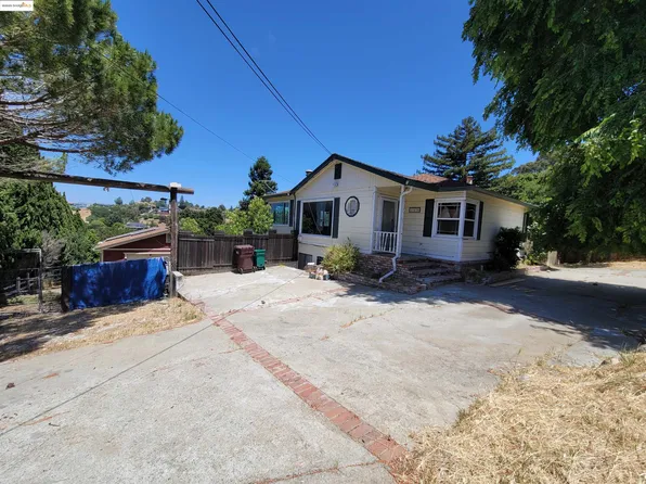 27030 Parkside Dr, Hayward, CA 94542