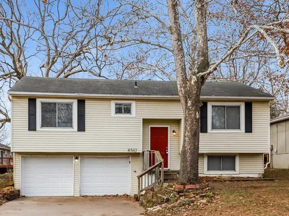 8502 Pershing Rd, Raytown, MO 64138