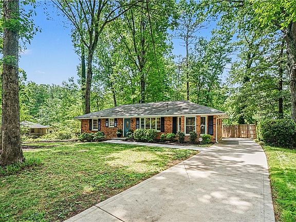 2nd image of 840 Vista Way