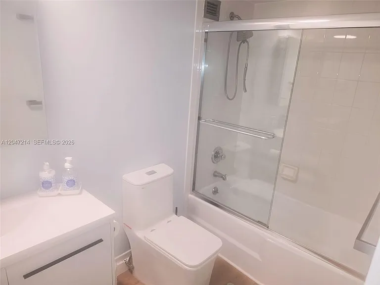 5151 Collins Ave #429 — Photo 11