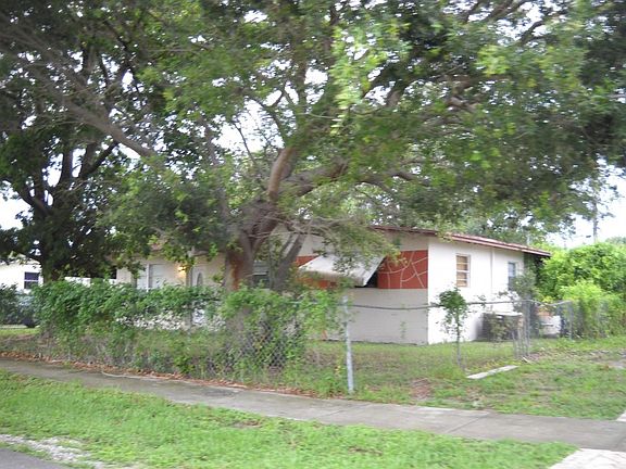 3rd image of 3141 SW 37th Ave